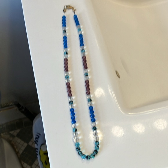Glass beads with color swirls inside help make up this 20” Necklace. - Picture 2 of 6